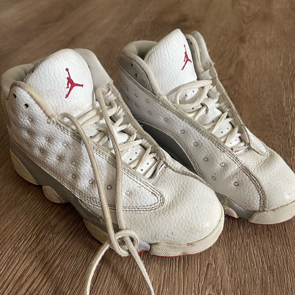 Jordan Kids Sneakers in White and Red - Size 1, Big Kid